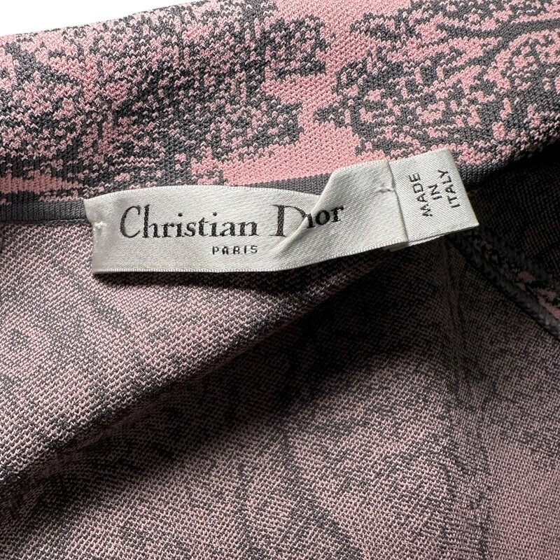 Dior Toile De Jouy Button Down Crop Pink<br />
<br />
Size 6<br />
<br />
In excellent condition.