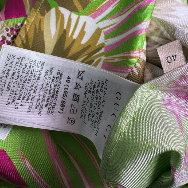 Gucci Silk Button Down Floral Green

Size:40

In excellent condition. New with tags.