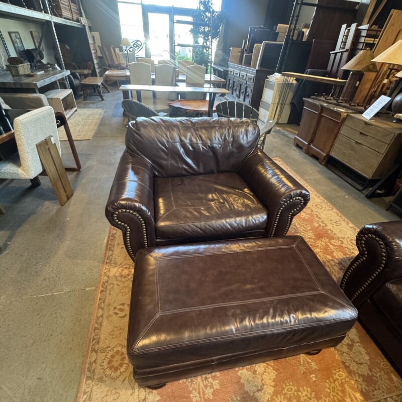Roleson Chair & Ottoman