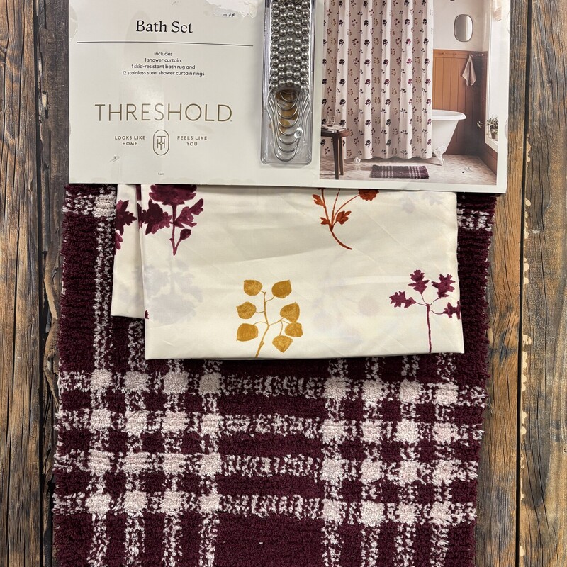 NWT Merlot Bath Set
