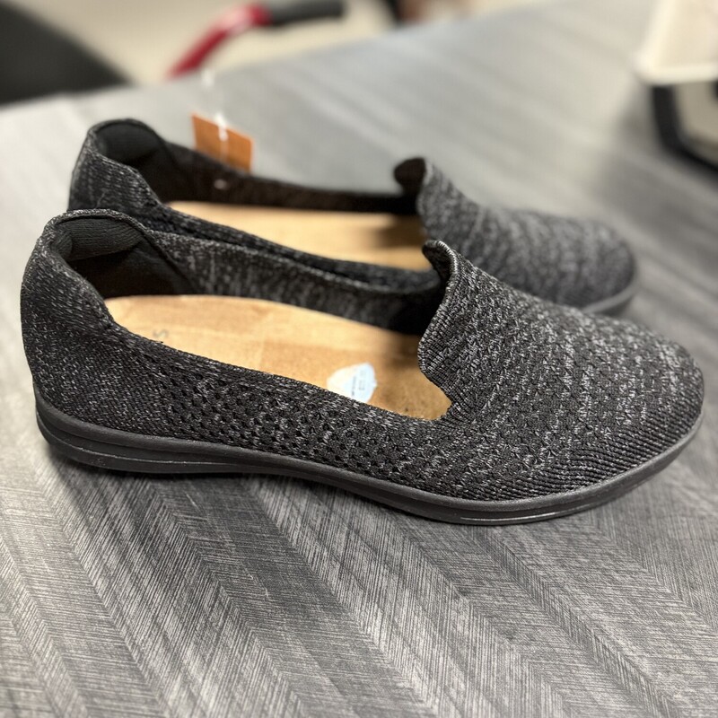 Black Earth Slide Ons, Size: 8