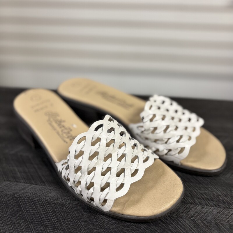 White Leather Craft Sanda