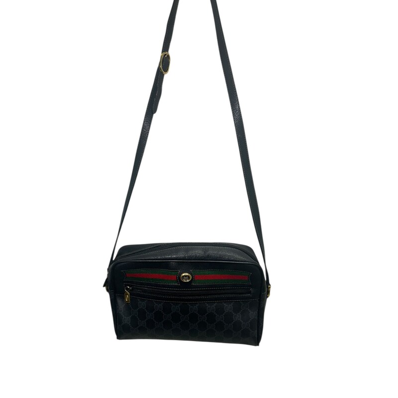 Gucci Sherry Line Shoulder Bag

Code: 56 02 088

Dimensions:
9.8W x 6.7H x 2.8in
Shoulder Drop 21in

In very good condition.

Does not come with the original dust bag or box.
