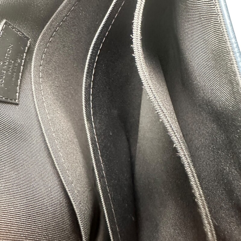 Louis Vuitton District PM Damier Navy Leather<br />
<br />
Date Code: CA4156<br />
<br />
Dimensions:<br />
10.2 x 7.9 x 2.8 inches<br />
(Length x Height x Width)<br />
<br />
In very good condition.  Light wear to the corners<br />
<br />
Does not come with the original dust bag or box.