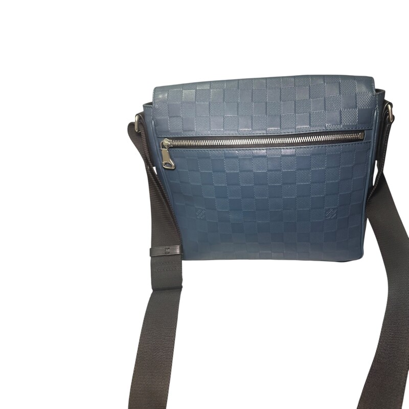 Louis Vuitton District PM Damier Navy Leather<br />
<br />
Date Code: CA4156<br />
<br />
Dimensions:<br />
10.2 x 7.9 x 2.8 inches<br />
(Length x Height x Width)<br />
<br />
In very good condition.  Light wear to the corners<br />
<br />
Does not come with the original dust bag or box.