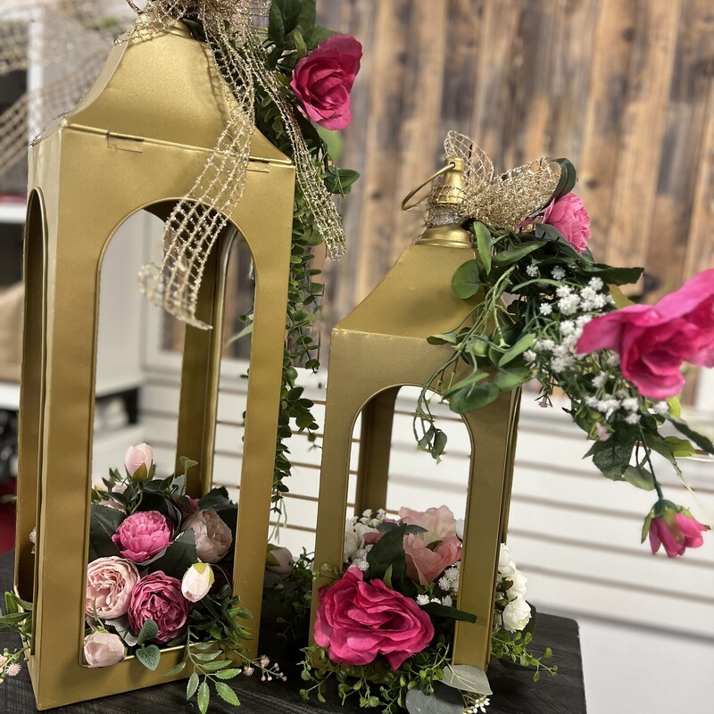 Gold Lanterns With Roses, Size: 24x8 & 18x6 In
Size: 24x8 & 18x6 In