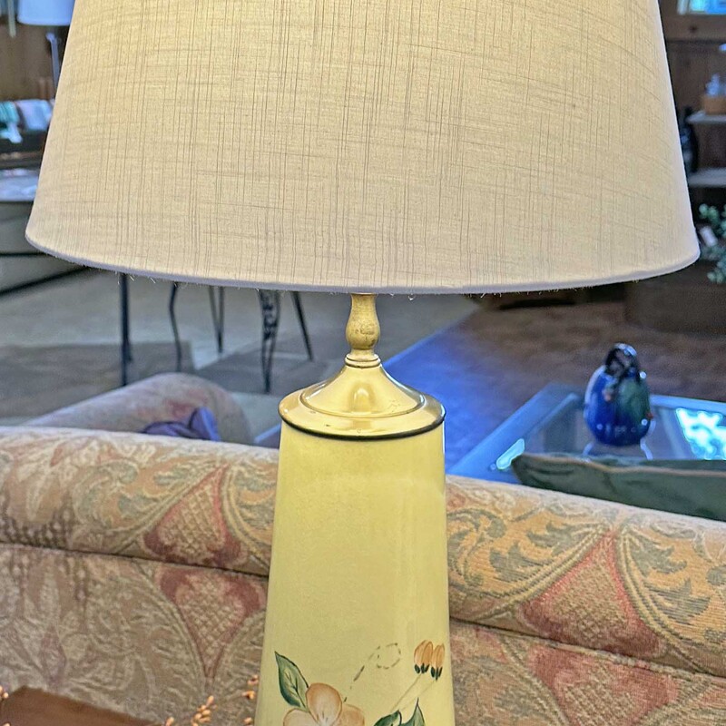 Vint Yellow Floral Lamp 3