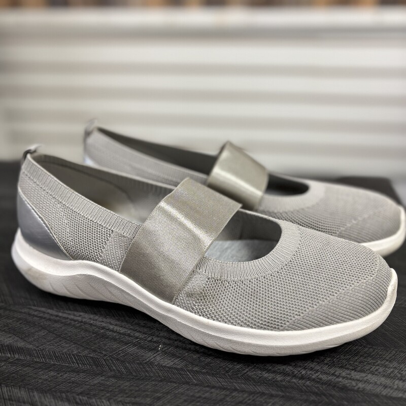 Silver Clarks, Size: 8.5