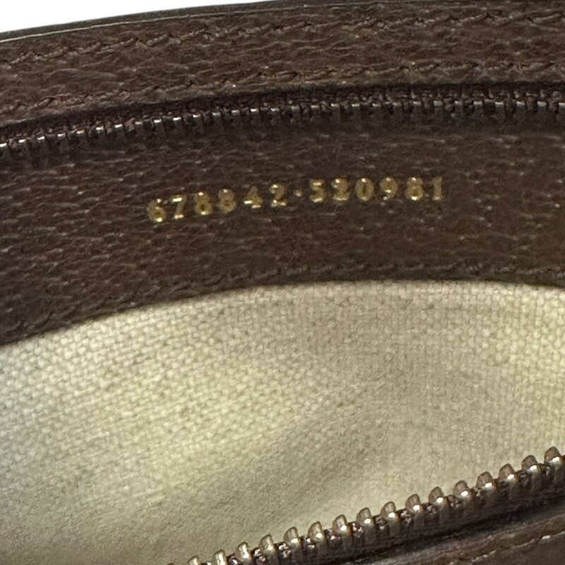 Gucci X Adidas Diana Mulitcolor Bamboo Tote

Style Code:678842.520981

Dimensions:13.5 L x 11 H inches

In very good condition. This bag only includes one strap.Missing the second strap. Minor scratching on harware. Some interior marks.

Does not come with original dust bag or box.