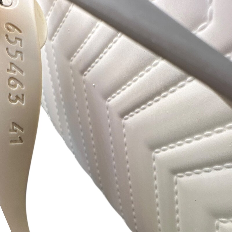 Gucci Double White G Rubber Flip Flop<br />
<br />
Size:  41<br />
<br />
Code: 655463<br />
<br />
Condition: Marks on side and top<br />
<br />
Does not come with dust bag or box.