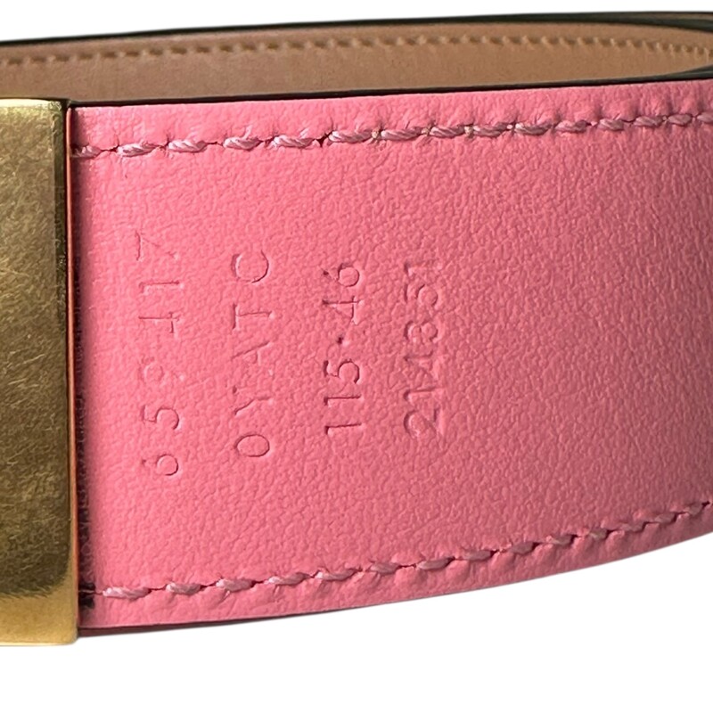 Gucci Marmont  Reversible Leather Belt<br />
<br />
Size:115 /46<br />
<br />
Style Code: 659417 OYATC 214351<br />
<br />
In good condition. Some minor scratches on the hardware.<br />
<br />
Does not come with original dust bag or box.