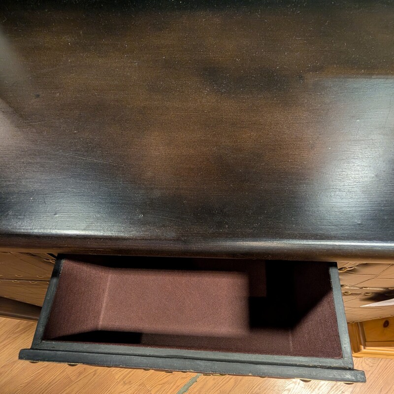 Leather W/Lined Drawers, 2 Door, 6 Drawer
41 x 15.5 x 31h