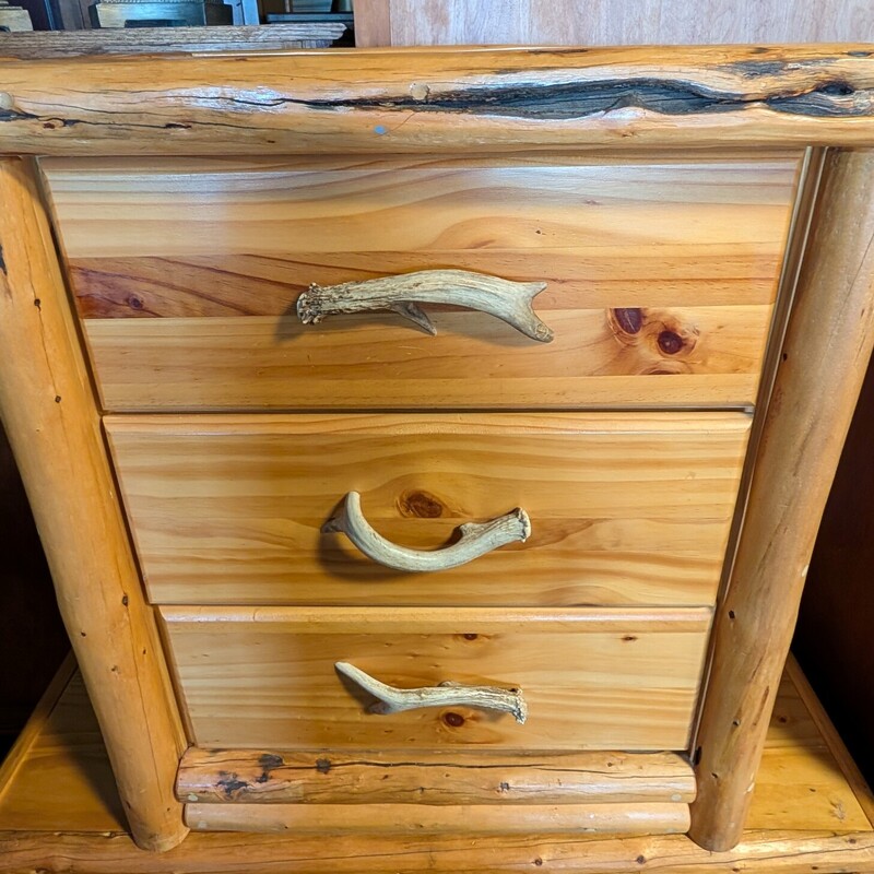 Rustic Antler Pull Side, 3 Drawer
25w x 20w x 30h
