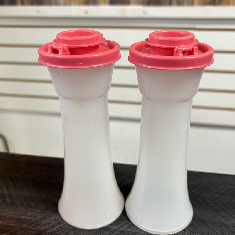 Tupperware Salt /pepper S