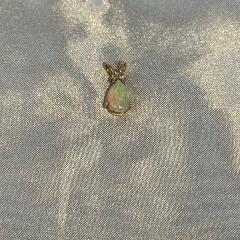 14k Opal Pendant
