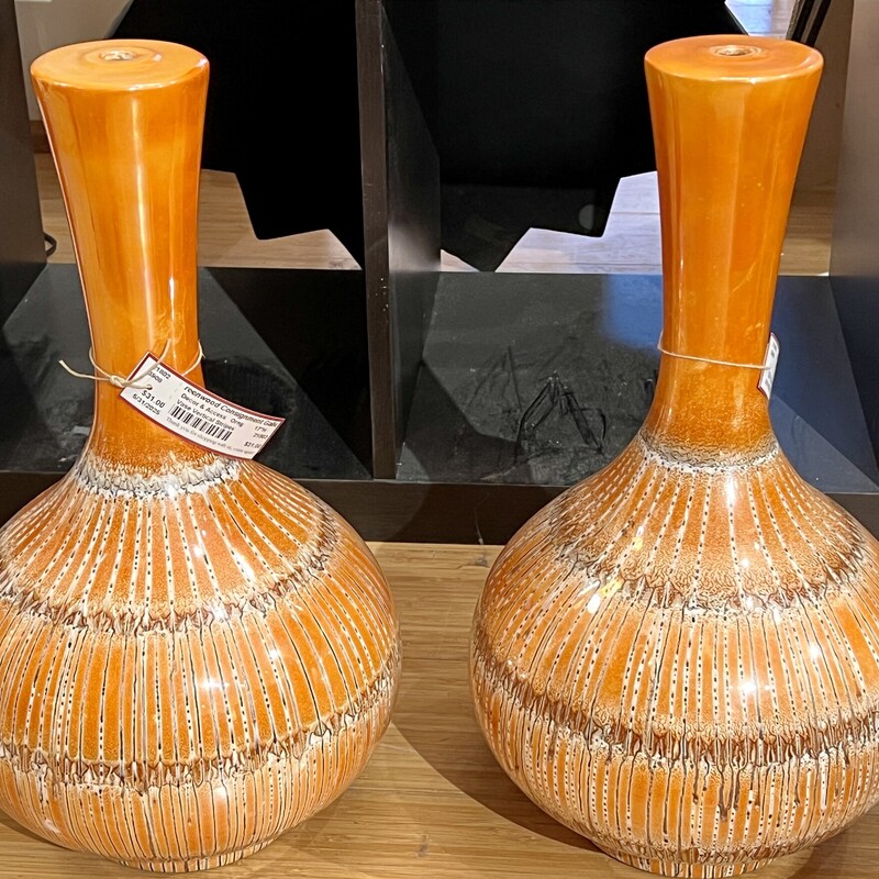 Vase Dry Vertical Stripes
