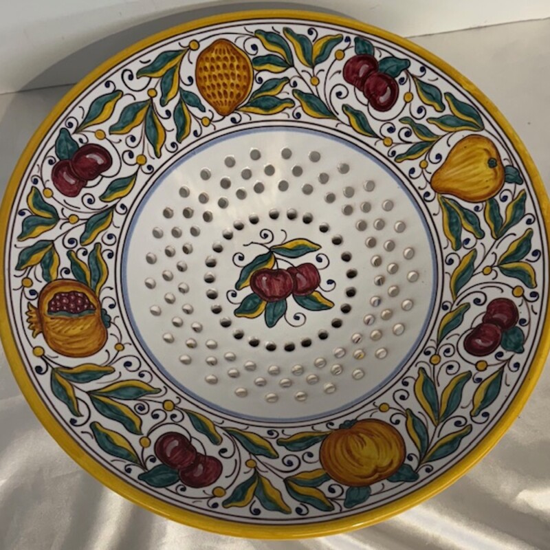 Deruta Pedestal Strainer