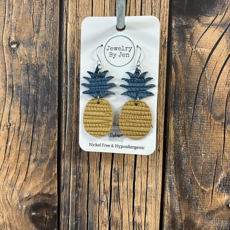 NWT Pineapple Earrings