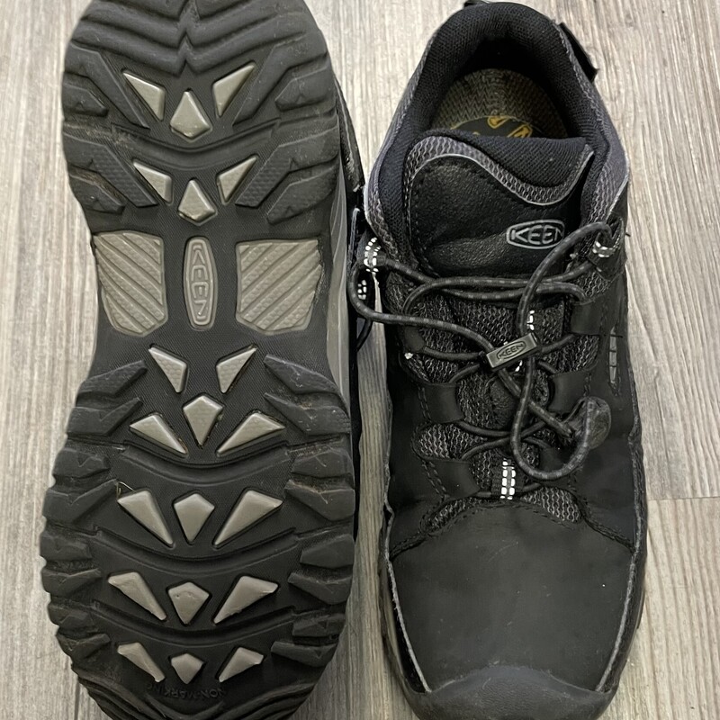 Keens Hiking Shoes