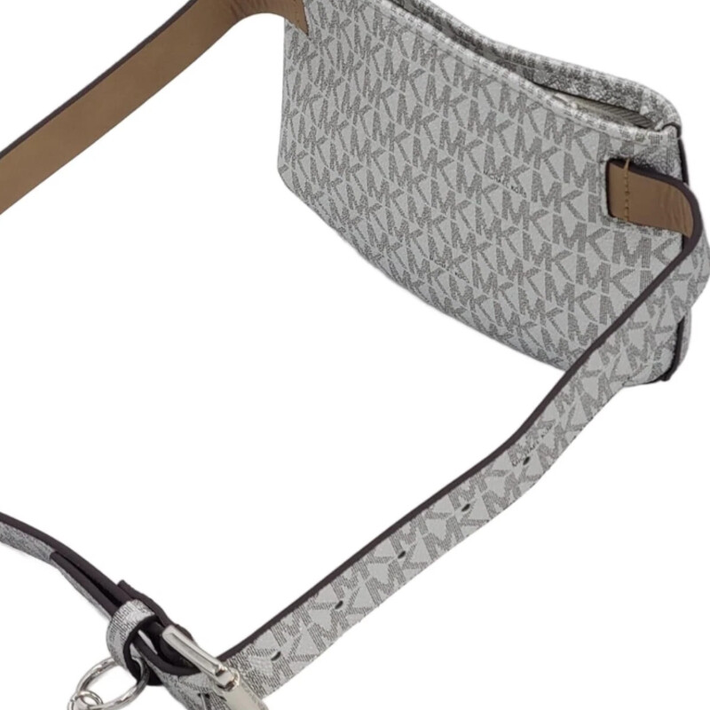 Michael Kors Metallic Belt Bag
Silver Size: 8.5 x 5H