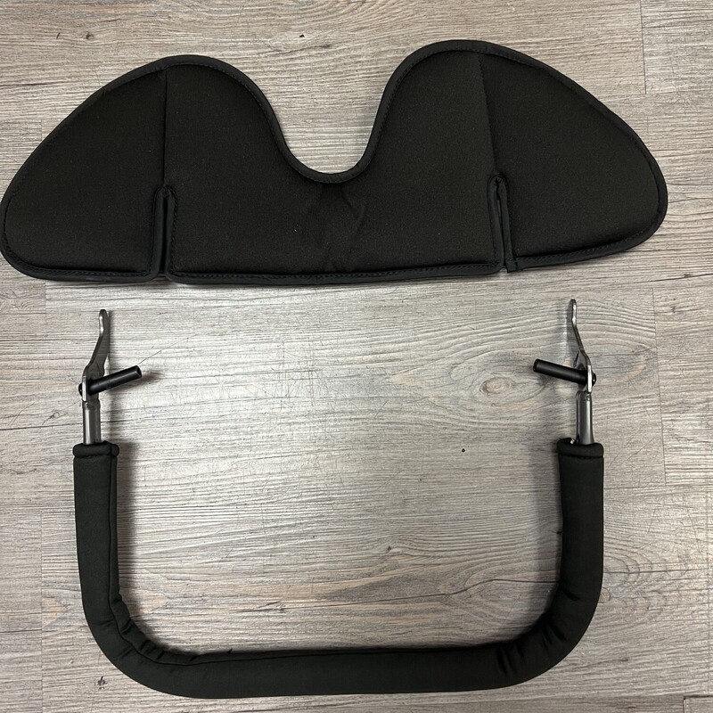 Britax Boulevard Clicktight Car Seat, Black, Size: 3 In 1
Manufacturing Date:March 15 2019 - Valid Until 2029
Rear Facing: 5-40lbs
Forward Facing:22-65lbs
Includes instructions and rebar.