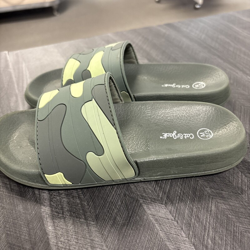Camo Slides, Size: 2/3