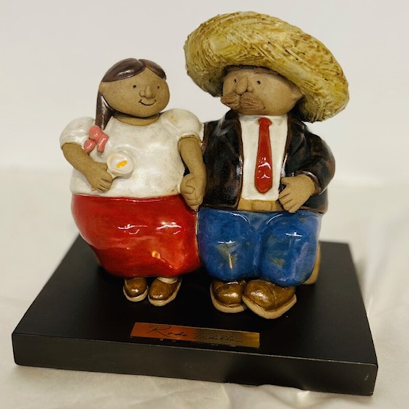 Rodo Padilla Bench Couple
A well known ceramic mexican artist
 Tan, Brown and White
 Size: 7x6.5H