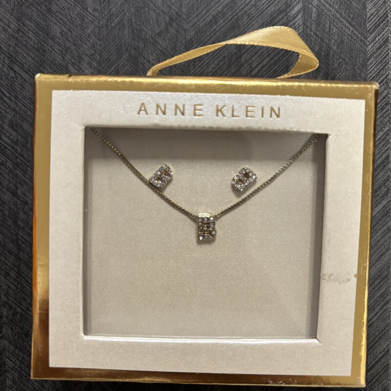 B Necklace & Earring Set