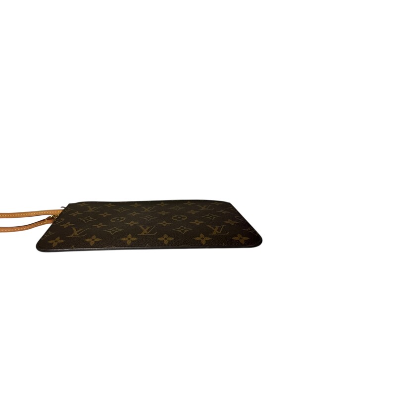 Louis Vuitton Pochette Monogram MM with Fushia Interior

Date Code: SD1109

Dimensions:
Length: 9.5 in
Height: 5.75 in
Width: 0.25 in
Drop: 5.5 in

In very good condition. Light wear to the hardware.

Does not come with the original dust bag or box.