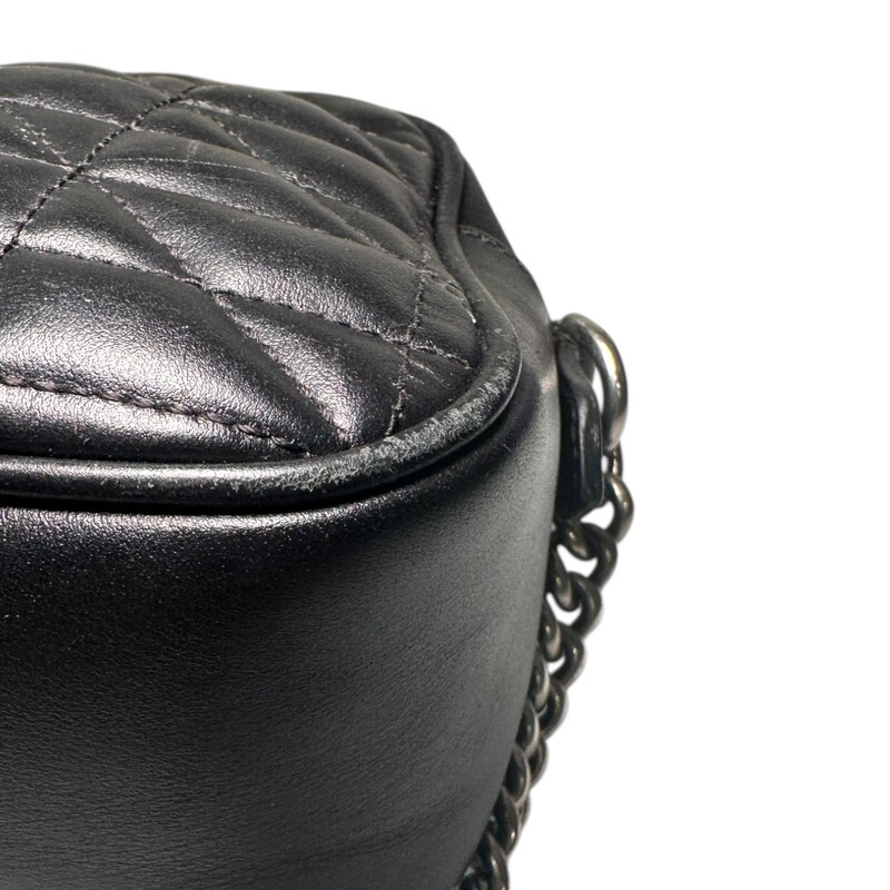 Gucci Calfskin Matelasse Aria Small GG Marmont Chain Shoulder Bag Black<br />
<br />
Code: 447682 520981<br />
<br />
Dimensions:<br />
Base length: 9.5 in<br />
Height: 5.75 in<br />
Width: 2.5 in<br />
Drop: 24 in to 0.00 in<br />
<br />
In very good condition. Light wear to the corners and the interior.<br />
<br />
Comes with the original dust bag. No box.
