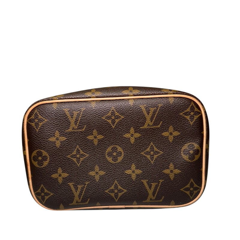 Louis Vuitton Vanity Nice Nano<br />
<br />
Date Code: Chipped<br />
<br />
Dimensions:<br />
5.5 x 4 x 3.3 inches<br />
(Length x Height x Width)<br />
<br />
In good condition. Wear to the top of the handle and lightly on the interior.<br />
<br />
Comes with the original dust bag.