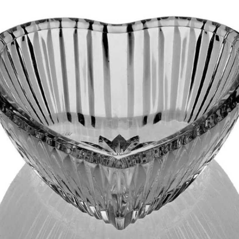 Waterford Heart Bowl
Clear
Size: 4.5x5x2H