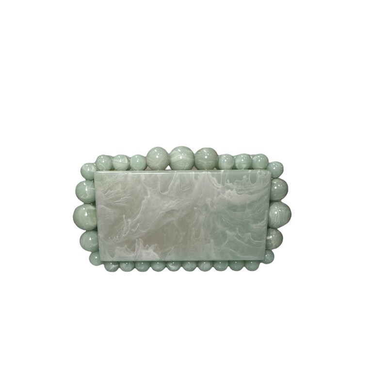 Cult Gaia Eos Box Clutch Light Green<br />
<br />
In excellent condition.<br />
<br />
Comes with the dust bag and box.