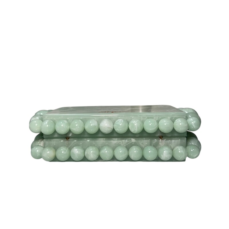 Cult Gaia Eos Box Clutch Light Green<br />
<br />
In excellent condition.<br />
<br />
Comes with the dust bag and box.