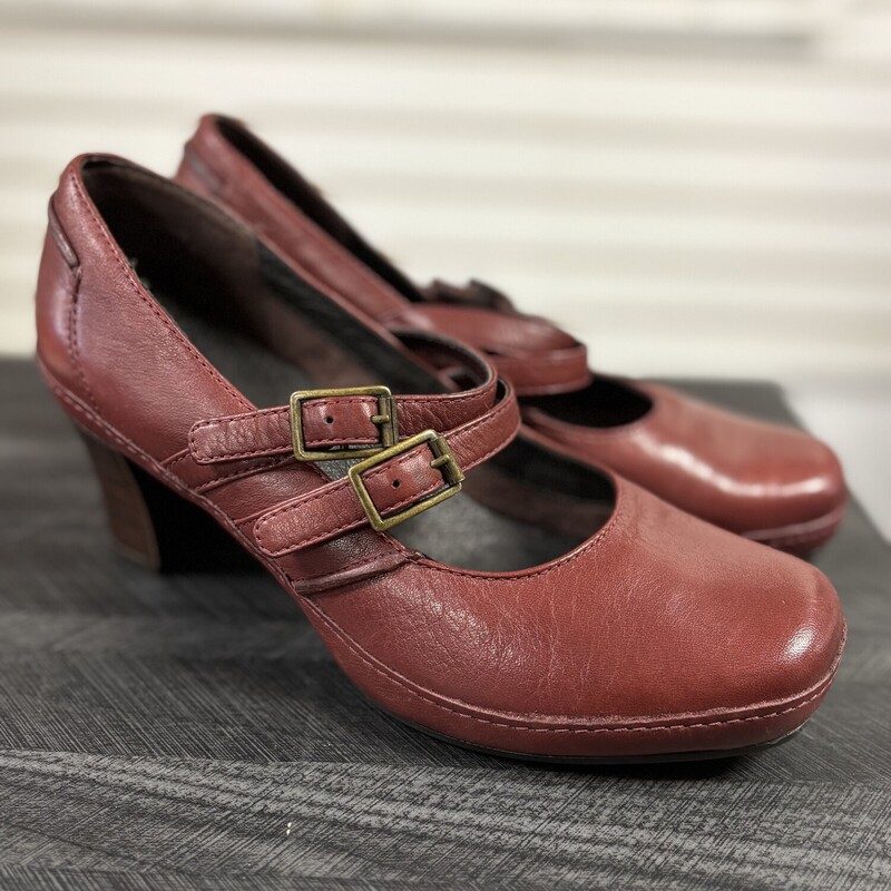 Maroon Leather Clarks, Size: 6.5