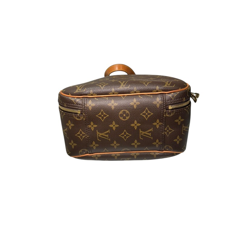 Louis Vuitton Excursion Monogram<br />
<br />
Date Code:<br />
VI0012<br />
<br />
Dimensions:<br />
10 L x 5.5 W x 13.5 H<br />
<br />
In very good condition. Normal wear to the handles.<br />
<br />
Does not come wt the original dust bag or box.