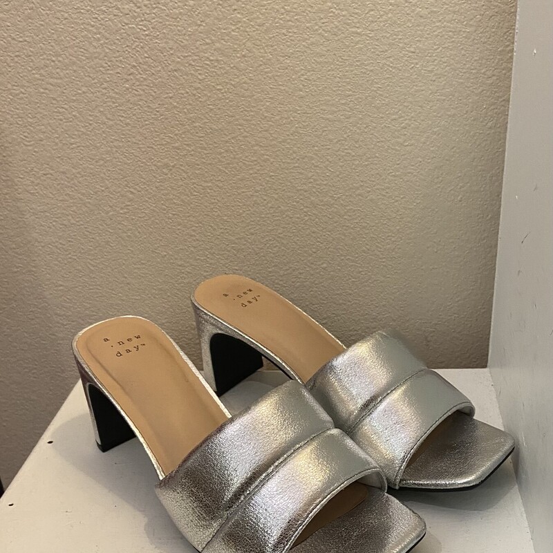 Slv Puffy Heel
