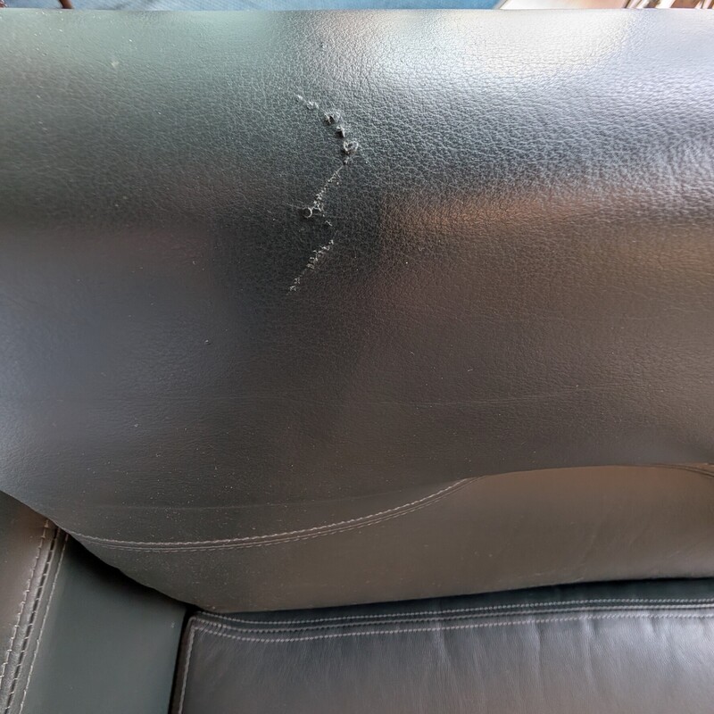 Modern Lounge Loveseat, Gray,
AS IS few cover flaws
48 x 30 x 28h