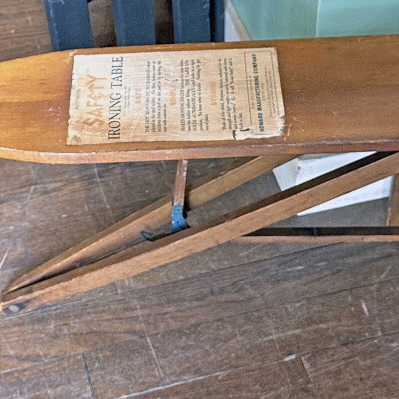 Small Vintage Ironing Boa