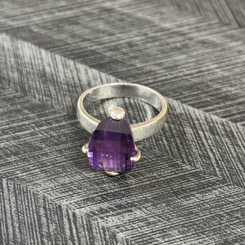 Sterling Silver Small Amethyst ring, Size: 9