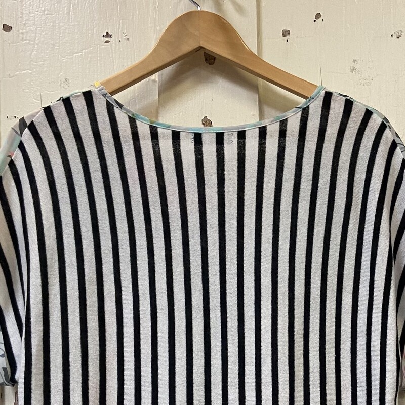 Grn/P/Y/mnt Flral Top<br />
Grn/P/Y<br />
Size: XL R $55