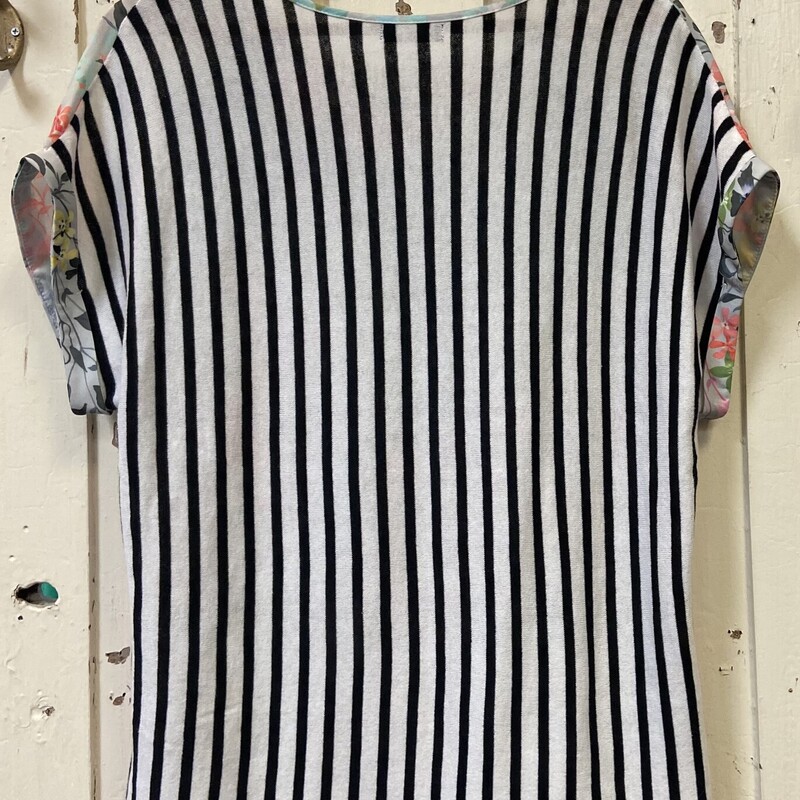 Grn/P/Y/mnt Flral Top<br />
Grn/P/Y<br />
Size: XL R $55