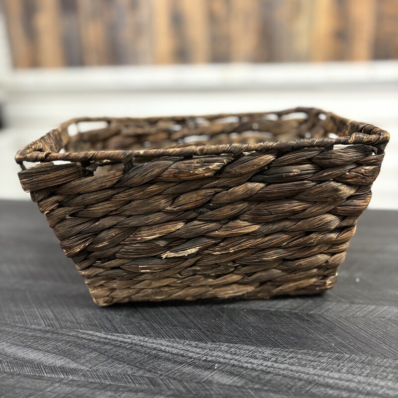 Basket, Size: 6x9x5in