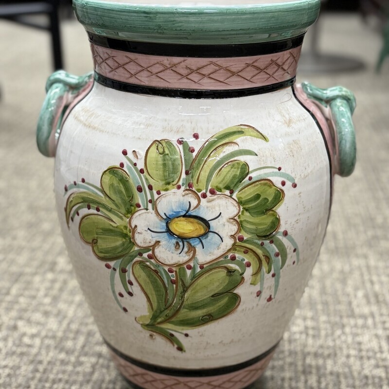 Italian Imported Floral Planter
Pink Green White Yellow Black
Size: 14x18
Italian Imported Planter
Hand Thrown and Hand Painted
Center Drain Hole
NEW Retail $200+
Coordinating Colors Sold Separately