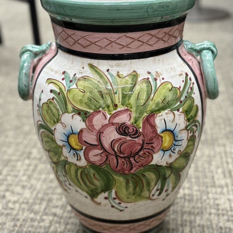 Italian Imported Floral Planter
Pink Green White Yellow Black
Size: 14x18
Italian Imported Planter
Hand Thrown and Hand Painted
Center Drain Hole
NEW Retail $200+
Coordinating Colors Sold Separately
