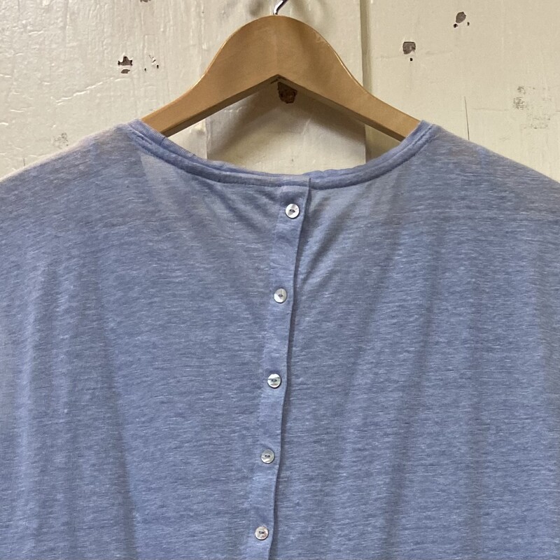 Blu Linen Bttn Bck Tee<br />
Blue<br />
Size: S R $55