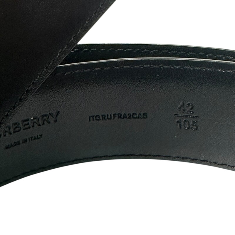 Burberry TB Logo Black Leather Belt

Size 105

Scuffing to the belt buckle and kink in the leather.

Does not come with the original dust bag or box.