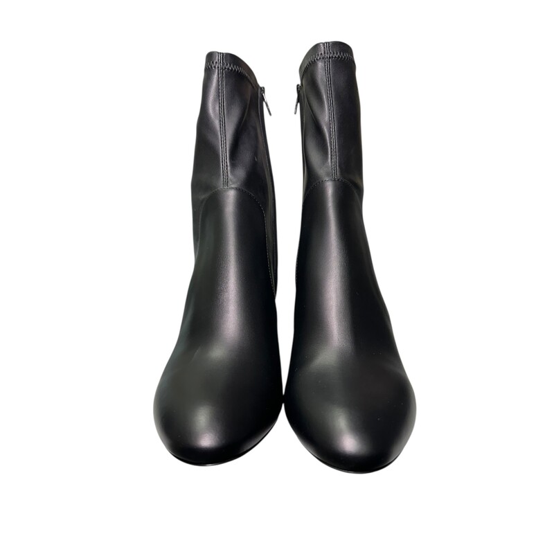 Louis Vuitton Uniformes Silhouette Ankle Black Boots<br />
<br />
Size: 38<br />
<br />
Code: LS0212<br />
<br />
In excellent condition.<br />
<br />
Does not come with the original dust bag or box.