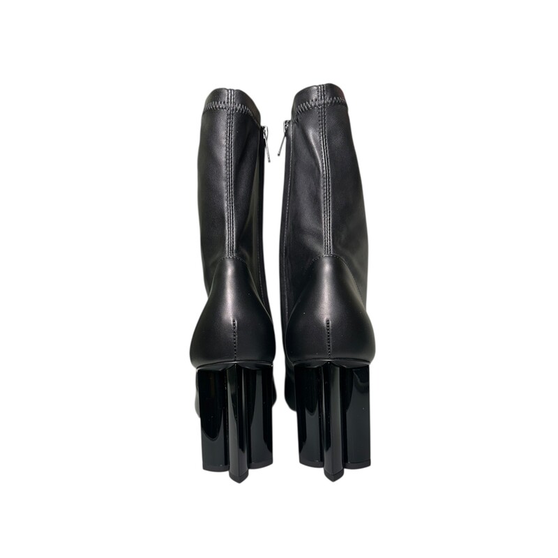 Louis Vuitton Uniformes Silhouette Ankle Black Boots<br />
<br />
Size: 38<br />
<br />
Code: LS0212<br />
<br />
In excellent condition.<br />
<br />
Does not come with the original dust bag or box.