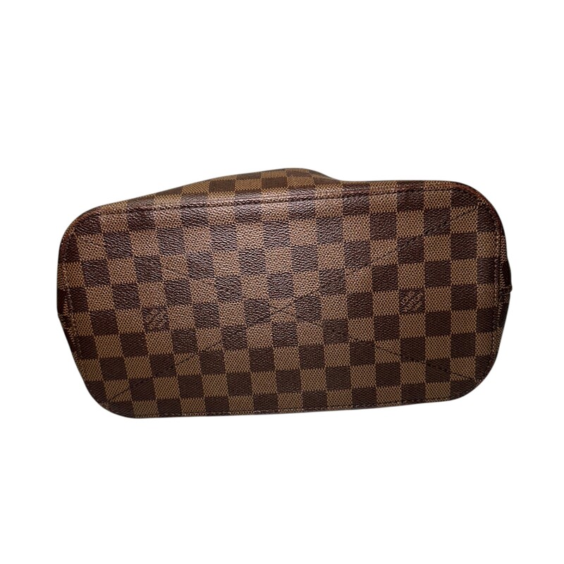 Louis Vuitton Sienna Damier Crossbody PM

Date Code: SD4158

Dimensions:
Base length: 9.75 in
Height: 8 in
Width: 4.75 in
Drop: 3.25 in
Drop: 18.5 in

In very good condition.  Some marks inside the interior. Some ver light tarnishing of hardware.

Comes with the original box. No dust bag.